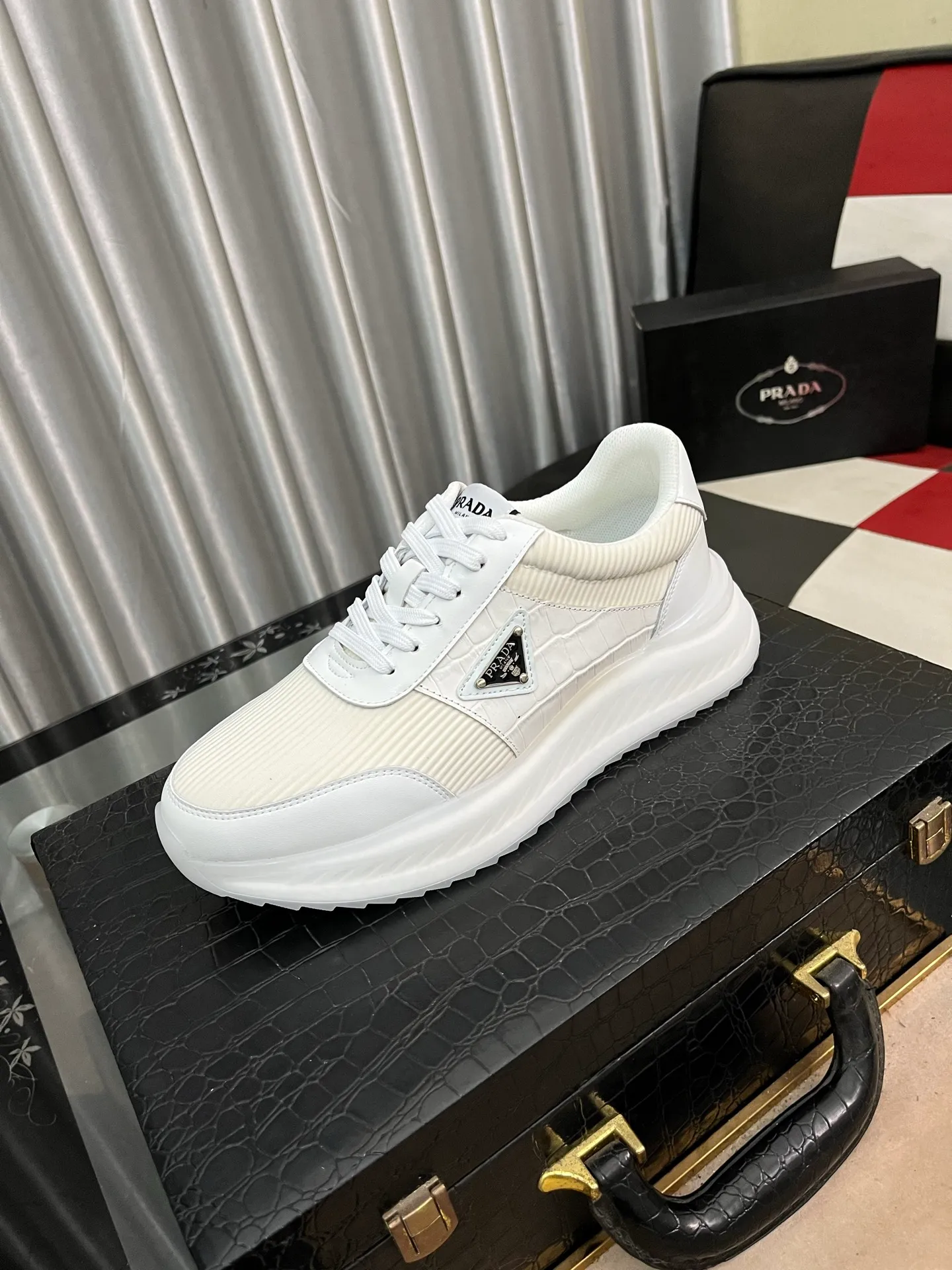 Men's shoes 💰458⌚️⌚️[PRADA] Prada Hong Kong counter casual shoes, counter quality, high-quality workmanship, uppers made of imported breathable fly-knit mesh fabric, comfortable and breathable lining, original air-cushion elastic outsole, casual fashion, high-end quality, size: 38-444️⃣Colors available